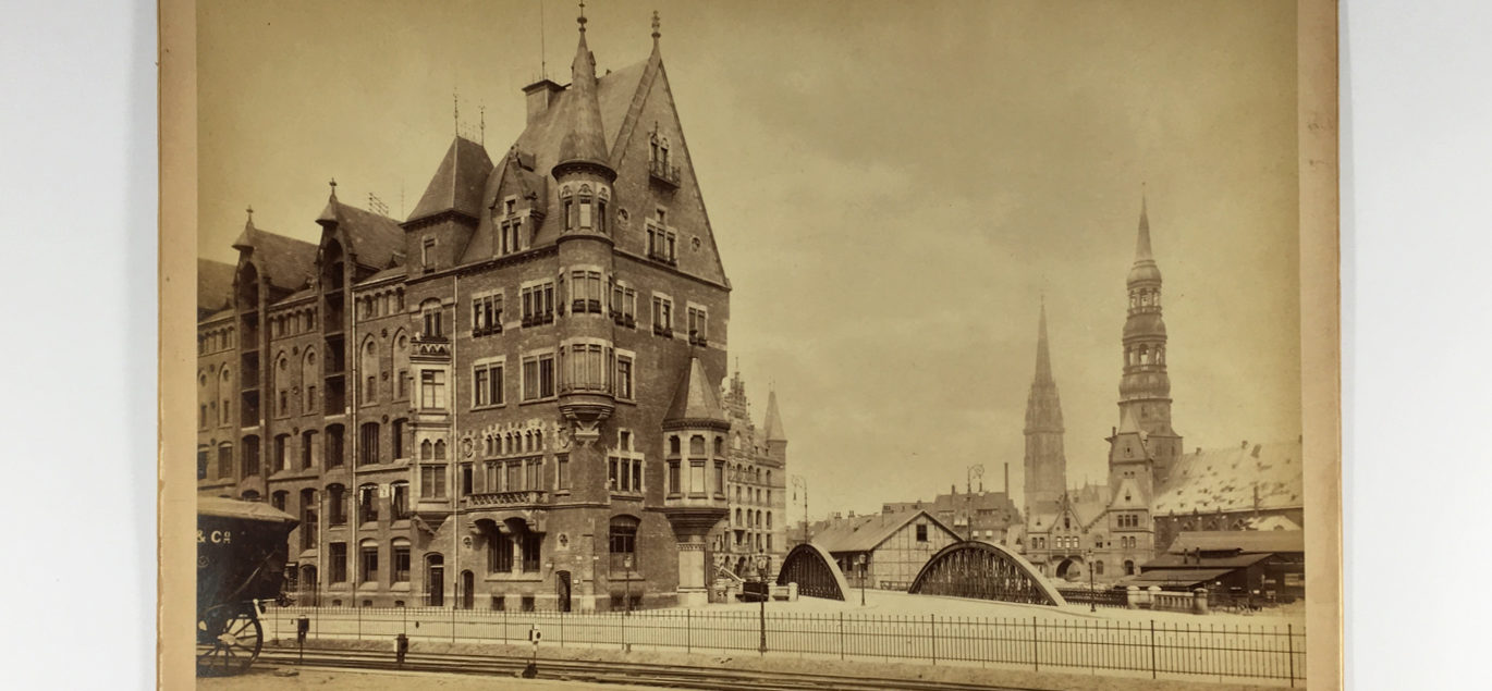 Verinion - Bits & Pieces Foto Speicherstadt von 1899