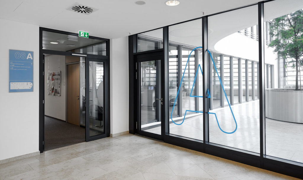 Verinion – Signage & Corporate Graphics Kunde DB Schenker Frankfurt